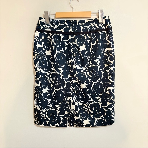 4/$10🎄Mexx Black & White Rosette Patterned Cotton Knee Length Pencil Skirt - Picture 6 of 12